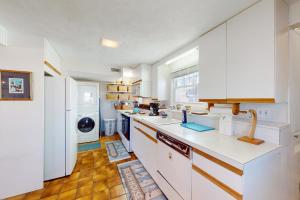 Gallery image of Secluded Cape Ranch in Yarmouth