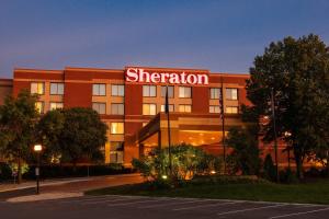 a hotel building with a sheraton sign on it at Sheraton Minneapolis West Hotel in Minnetonka