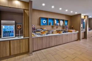 SpringHill Suites by Marriott Pittsburgh Butler/Centre City 레스토랑 또는 맛집