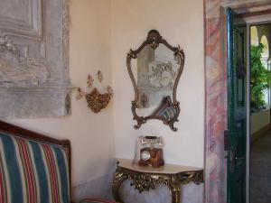 Fotografie z fotogalerie ubytování Palazzo Ronchelli v destinaci Castello Cabiaglio