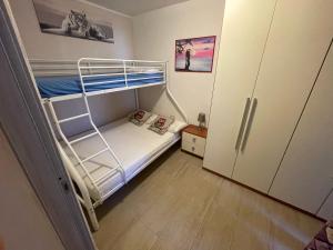 A bed or beds in a room at Nathan house Pistis