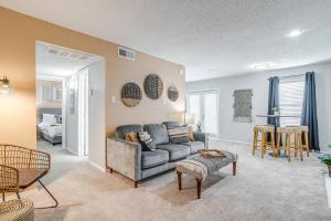 Χώρος καθιστικού στο King Bed WiFi Washer Dryer 4K TVs Pets Allowed +28 φωτογραφίες