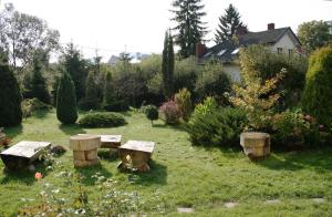 Vonkajšia záhrada v ubytovaní Pensjonat B&B Nad Rudawą