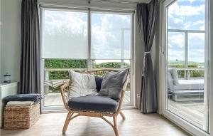 พื้นที่นั่งเล่นของ Awesome Home In Lauwersoog With Wifi And 2 Bedrooms