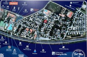 Výhľad na mesto Argelès-sur-Mer alebo výhľad na mesto priamo z kempingu