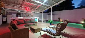 Πισίνα στο ή κοντά στο Family and friends villa with big private pool +37 φωτογραφίες