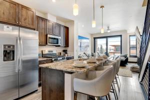 Gallery image of New Luxury Villa 296 I Rooftop Hot Tub I Great Views I Best Price I FREE Adventures Daily in Winter Park