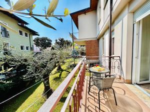 En balkong eller terrasse på Ares Apartment - Vicino al Lago di Garda e alla Stazione Treno