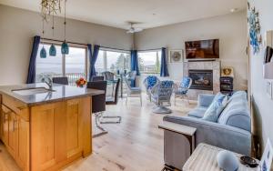 Φωτογραφία από το άλμπουμ του Pirates Cove View σε Depoe Bay