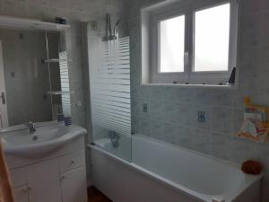 Koupelna v ubytování Hisse les voiles à Saint Malo !