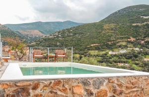 Fotografie z fotogalerie ubytování Kampos View - Quiet House at the end of the Road, private pool v destinaci Kámbos + 17 fotografií