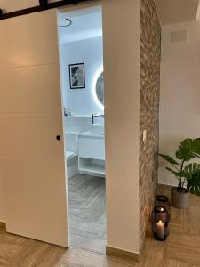 Koupelna v ubytování CUEVAS DEL PEÑÓN - Loft Torreón