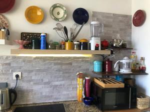 Appartement de Charme Avec Vue Sur Mer廚房或簡易廚房