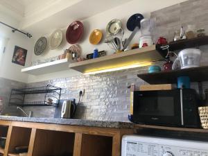 Appartement de Charme Avec Vue Sur Mer廚房或簡易廚房