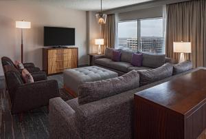 TV a/nebo společenská místnost v ubytování Hyatt Regency Denver Tech Center