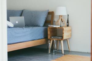 The Yard Bangkok Hostel客房内的一张或多张床位