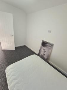 Gallery image of Emergency - Bedrooms Only in Birkenhead