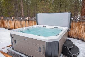 Gallery image of Pine Loop Log Cabin - Meredith Lodging in La Pine