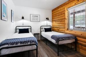 Gallery image of Pine Loop Log Cabin - Meredith Lodging in La Pine