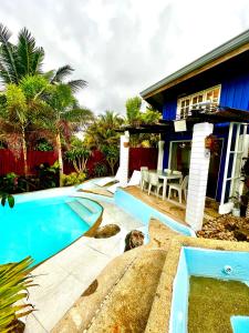Bazén v ubytování The Bleu Mansion Iligan nebo v jeho okolí