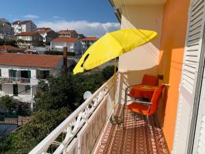 Balkón alebo terasa v ubytovaní Apartment ELENA 40 m2 with beautiful wide sea views 3 stars