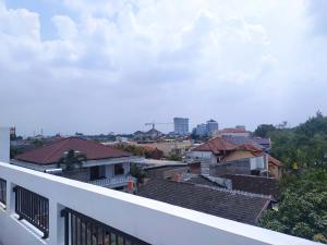 Balkón nebo terasa v ubytování Urbanview Badran Residence Syariah Manahan