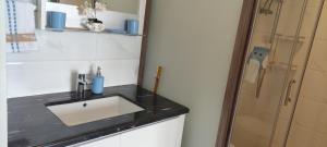 Foto de la galeria de Skyhouse BSD 2 Bedroom & Studio Apartments - Perfect for ICE BSD Events a Cilenggang