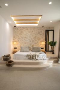 Naxos green Village hotel客房内的一张或多张床位