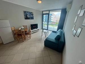 Kuchyň nebo kuchyňský kout v ubytování Large apartment in Sunny Beach