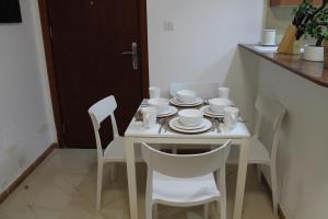Fotografie z fotogalerie ubytování Newly furnished cozy 1 bedroom apartment close to JBR beach and metro v Dubaji