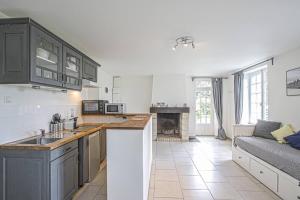 Η κουζίνα ή μικρή κουζίνα στο Appartement de charme dans un château à 5 min d'Honfleur