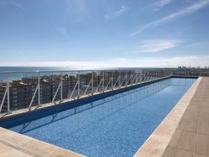 Bazén v ubytovaní Global Properties, Increible apartamento con vistas al mar, Canet d'en Berenguer alebo v jeho blízkosti