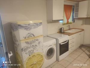 A kitchen or kitchenette at La Playa 2