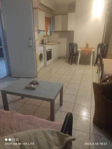 A kitchen or kitchenette at La Playa 2