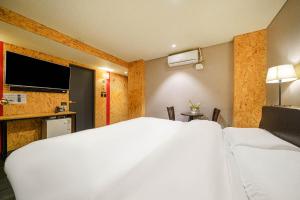 26 HOTEL客房内的一张或多张床位