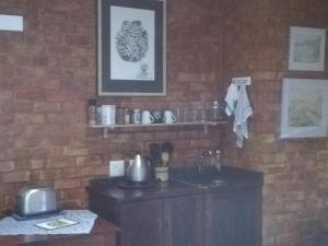 A kitchen or kitchenette at Beessential Farm