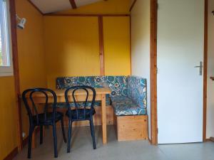 Część wypoczynkowa w obiekcie Camping Onlycamp Les Deux Rives