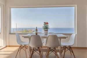 Galería fotográfica de Stelianas House Top Floor Apartment with Private Jacuzzi en Lygaria