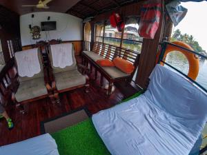 Kalappura Houseboats & Tours的休息区