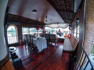 Kalappura Houseboats & Tours的休息区