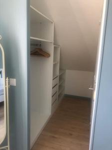 Fotografia z galérie ubytovania CHEZ ROMY, MAISON AVEC PARKING ET JARDIN v destinácii Le Tilleul