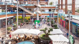 Hostia v ubytovaní Cozy 2 bed apartment Playa De Los Locos