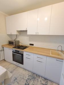 2 komntnye uutnye apartamenty v centre goroda