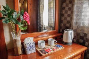 Příslušenství pro přípravu čaje a kávy v ubytování Rosehill B&B