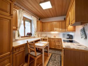 Kuchyň nebo kuchyňský kout v ubytování Appartement Payr