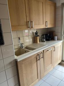 Kuchyňa alebo kuchynka v ubytovaní Chambre privée avec terrasse au port de Nice