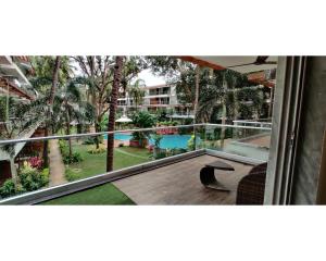 Бассейн в Aarju Luxurious Stay Calangute или поблизости