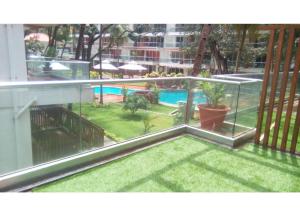 Бассейн в Aarju Luxurious Stay Calangute или поблизости
