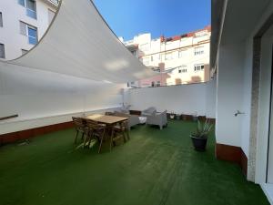 Balkón alebo terasa v ubytovaní Amplio y moderno piso de 4 habitaciones y terraza