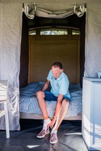 Postel nebo postele na pokoji v ubytování Europe tents camping Domaine des Messires